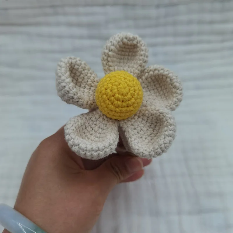 1PC Crochet Flower Rattle Toy Soother Bracelet BPA Free Wooden Teether Ring Baby Product Mobile Pram Crib Wood Toy Newborn Gifts