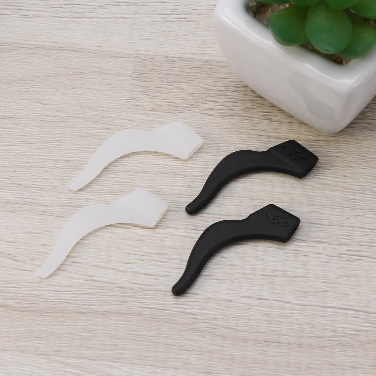 

30Pairs Antiskid Eyeglass Ear Pads Soft Silicone for Active Lifestyle Black White Eyeglass Ear Pads