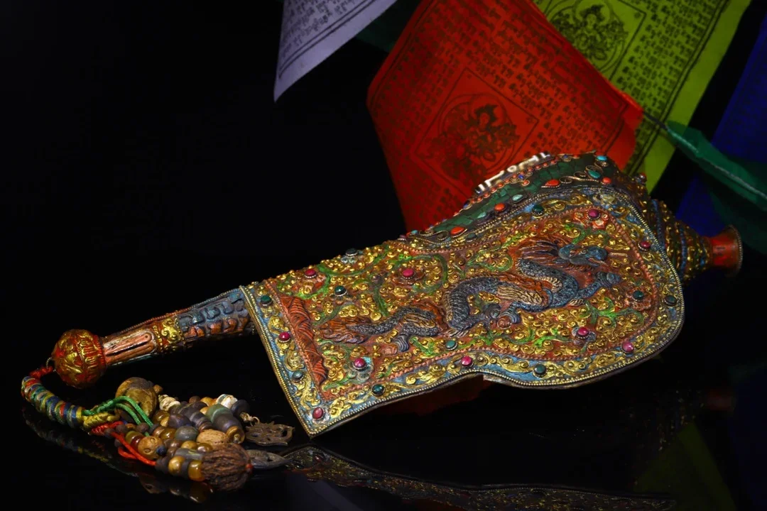 

20"Tibetan Temple Collection Old Natural Conch Painted Mosaic Gem gZi Beads Dragon pattern Buddha Conch Amulet Town house