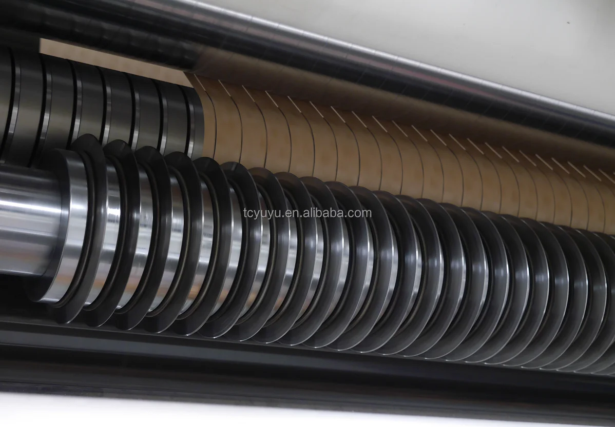 Surface centrale duplex de papier d'emballage de machine de refendage