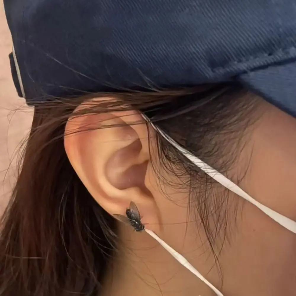 Fashion Creative Flies Studs Earrings Simulation Prank Mini Fly Earrings Personality Black Mosquito Ear Stud Daily Wear
