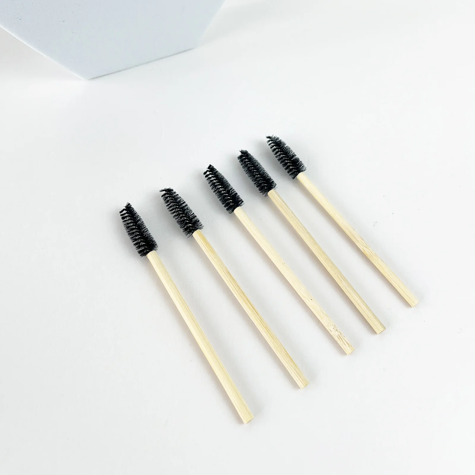 10/50PCS Bamboo Handle Eyelash Brush Disposable Eyebrow Comb Spiral Brush Multifunctional Eyelash Brush