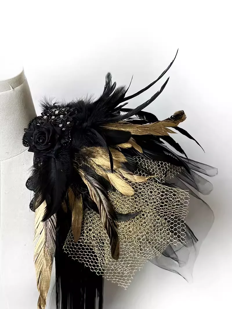 

tessel feather epaulette Irregular exaggerated shoulder brooch epaulet/epaulettes spikes/escapulario blazer Host decoration