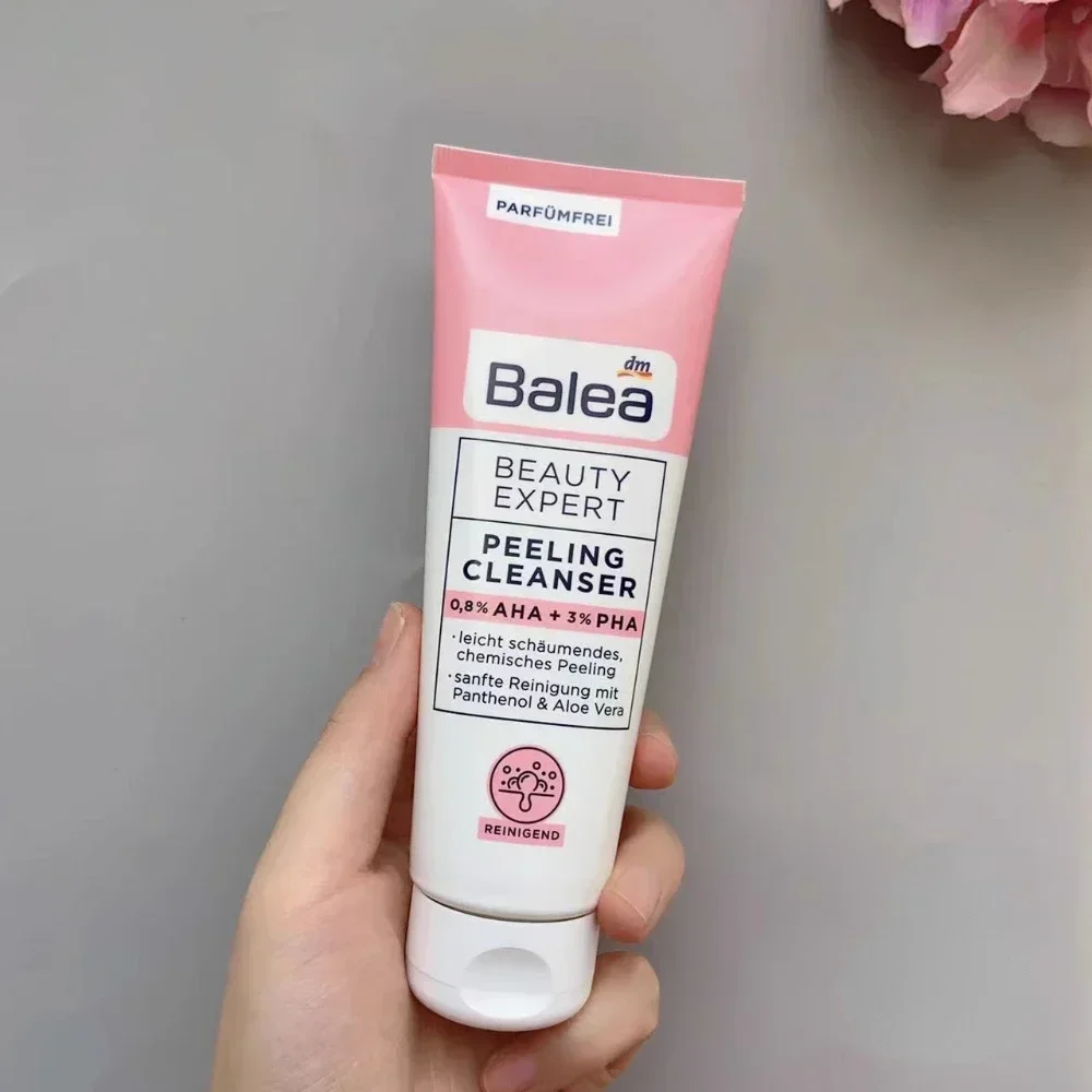 Очищающее средство для лица с фруктовыми кислотами Balea 0,8% AHA+3% PHA. Мягко очищает, удаляет черные точки, сужает поры, разглаживает кожу.
