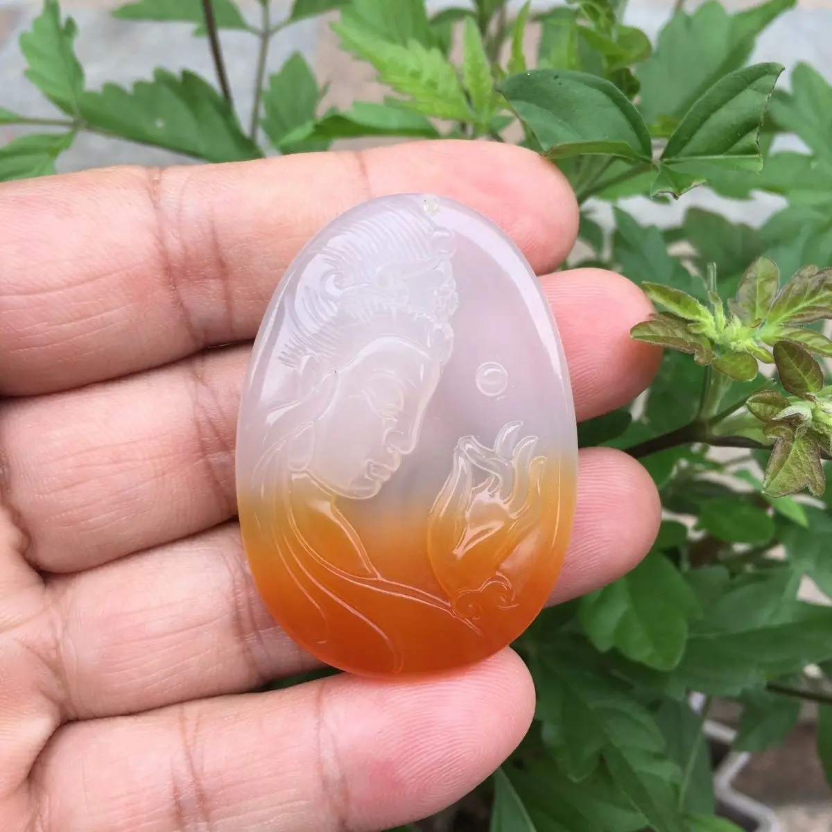 

New jade chalcedony agate Guanyin pendant, pretty chalcedony Guanyin pendant