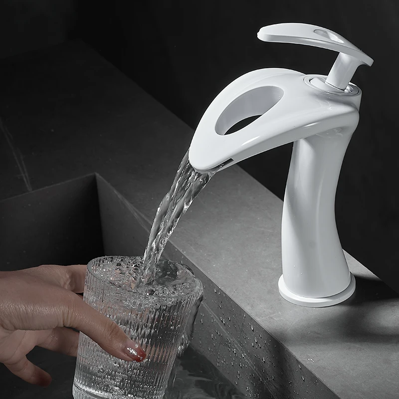 

Becola Sink, Bathroom Washbasin, Faucet, Unique Triangular Shape, Pull-out Style, Single Handle, Single Hole, Modern Design