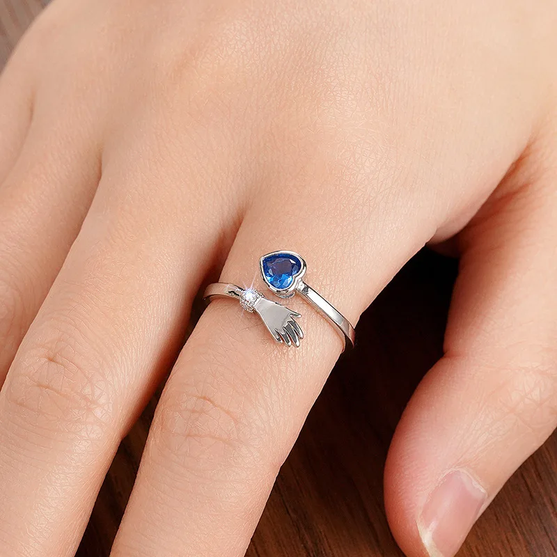 يمكن تعديل النسخة الكورية من الحلقة الملونة على شكل قلب مع فتحة أنثوية. إنها إكسسوار متخصص مع أزياء #6