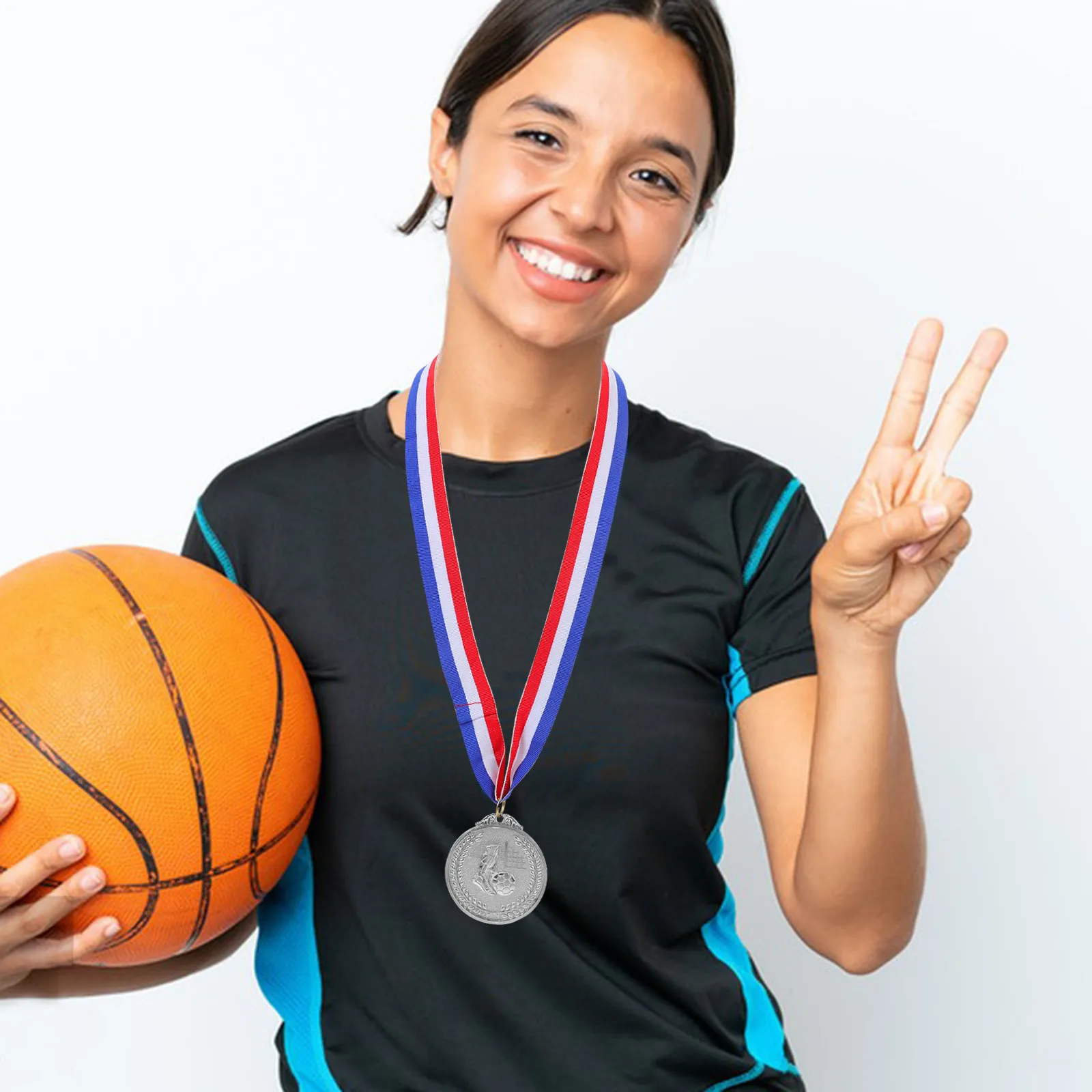 3pcs Photo Props Medals 6.5Cm Embossed Football Pattern Sports Awards Medal Party Favors Competition Reward Decor