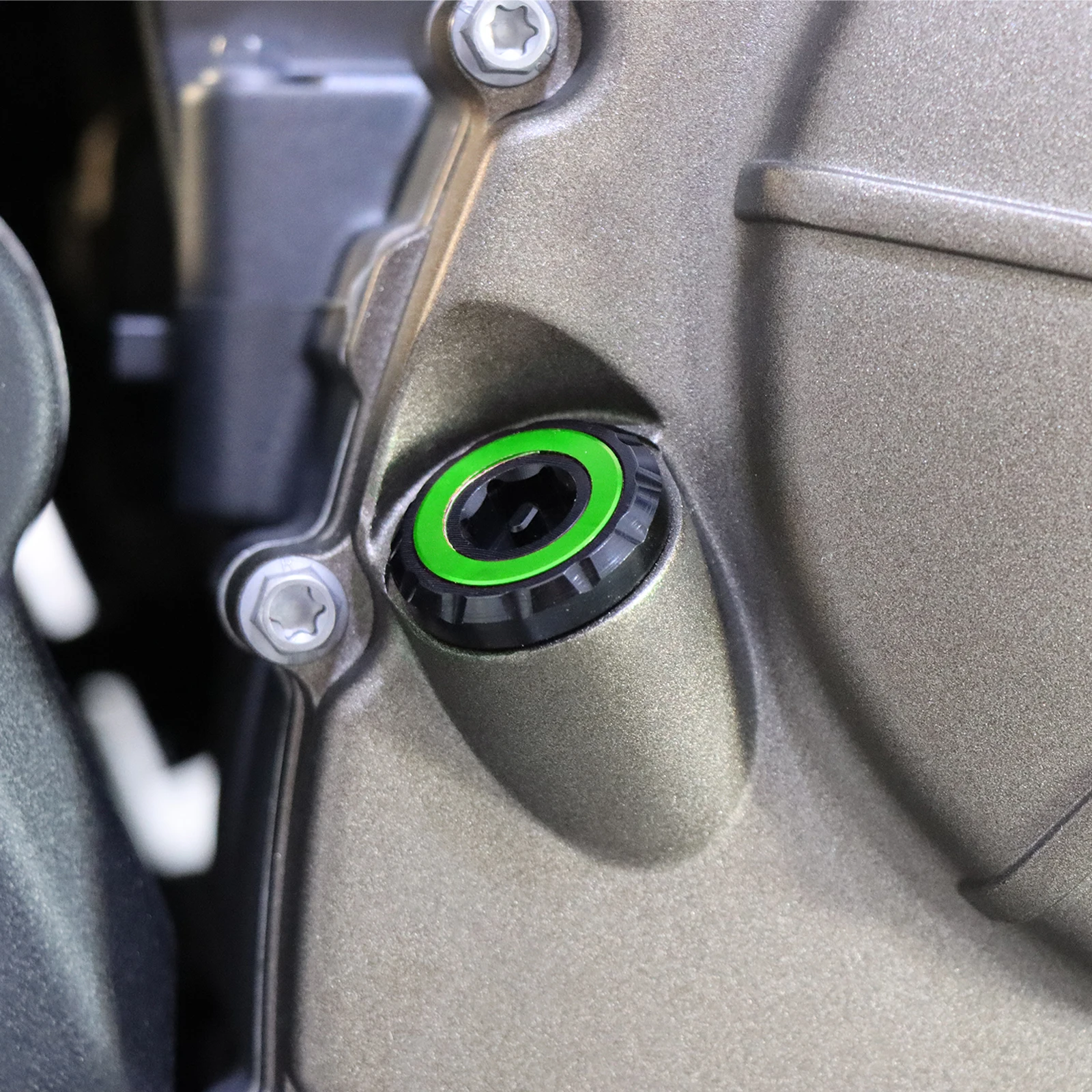 Motorcycle Aluminum Anti Theft Engine Oil Filler Screw Cap Cover For Kawasaki Versys X-300 X300 17-18 Z300 15-17 VERSYS Z 300