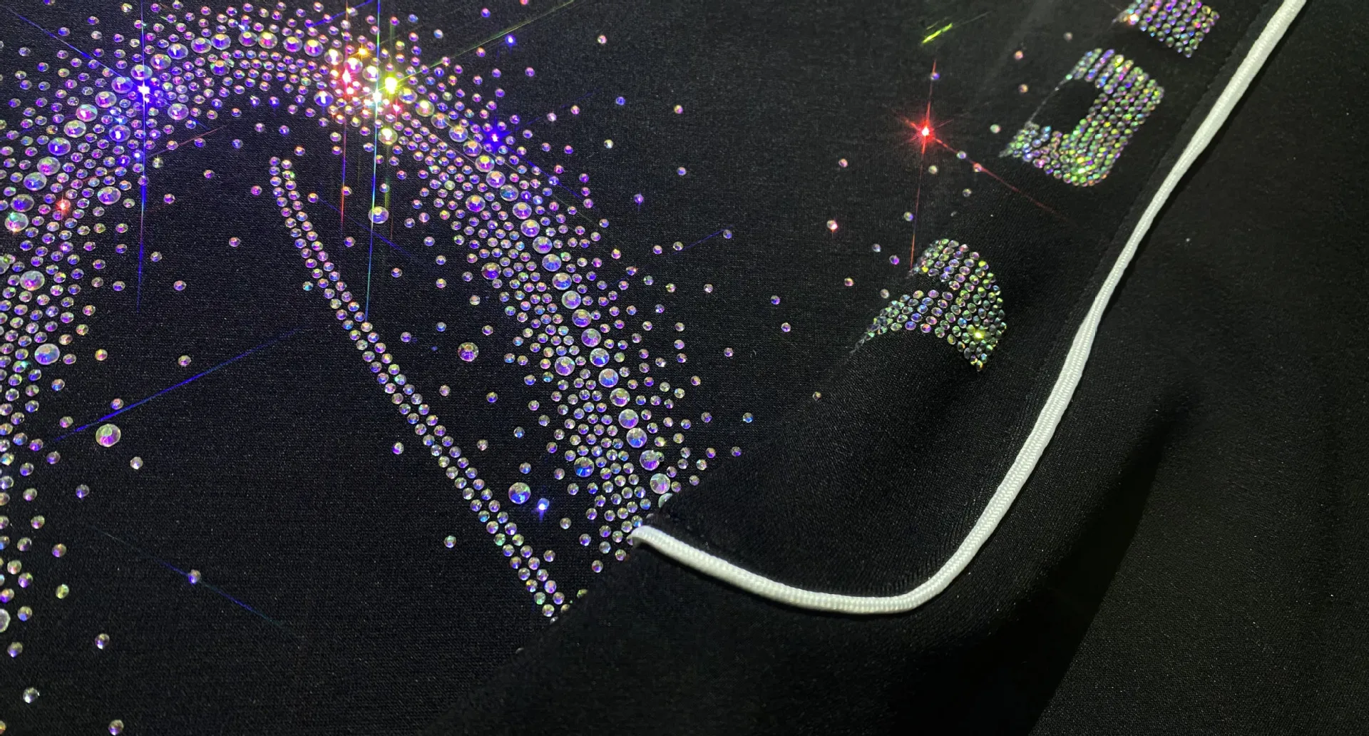 เสื้อสเวตเชิ้ตแขนยาวคอกลมทรงโอเวอร์ไซส์สำหรับผู้หญิง สไตล์ Y2K ลำลอง ประดับเลื่อม ลายการ์ตูน สำหรับฤดูใบไม้ผลิ