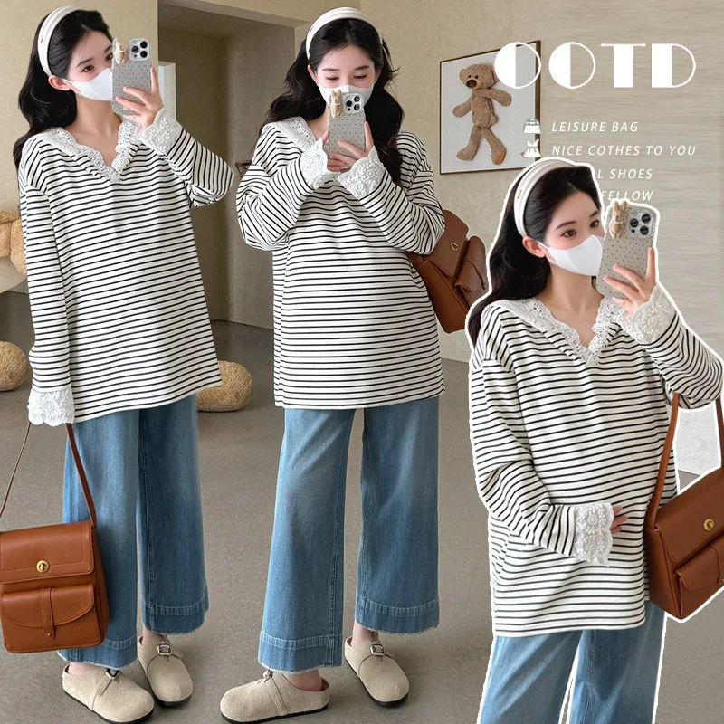 2026 Autumn New Maternity Hoodie Black White Striped Lace Spliced Long Sleeve Sweatshirt Oversized Loose Fit Tunic Top Pregnancy