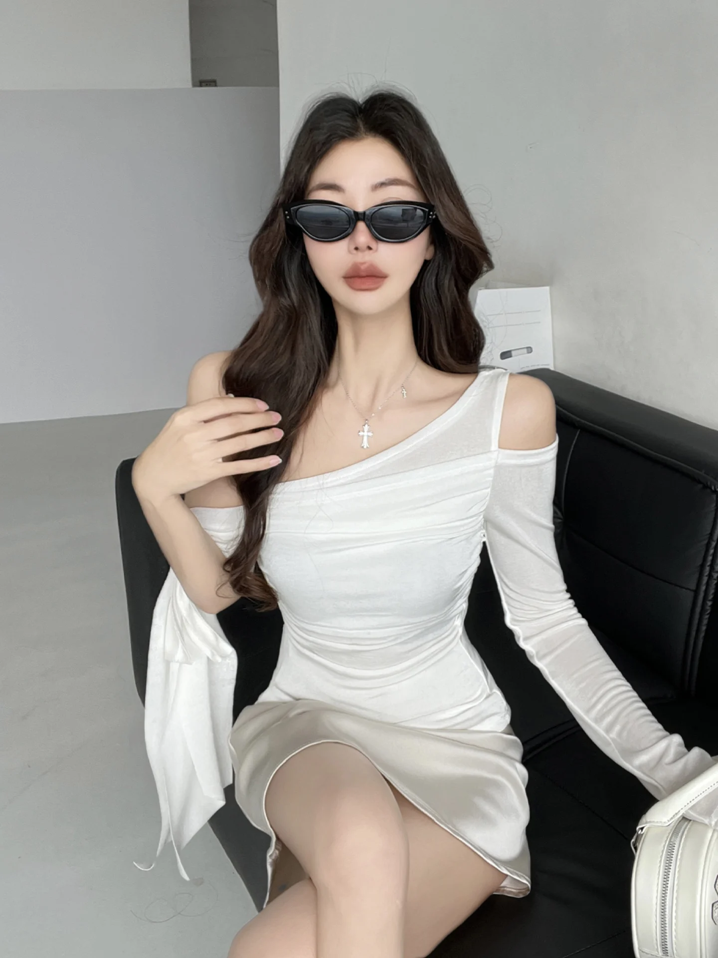 Sexy Long Sve T-irt Women's Slim Fit Waist Cinching Inner Wear Pure Desire Spicy Girl oulder Exposure Top for Spring S...