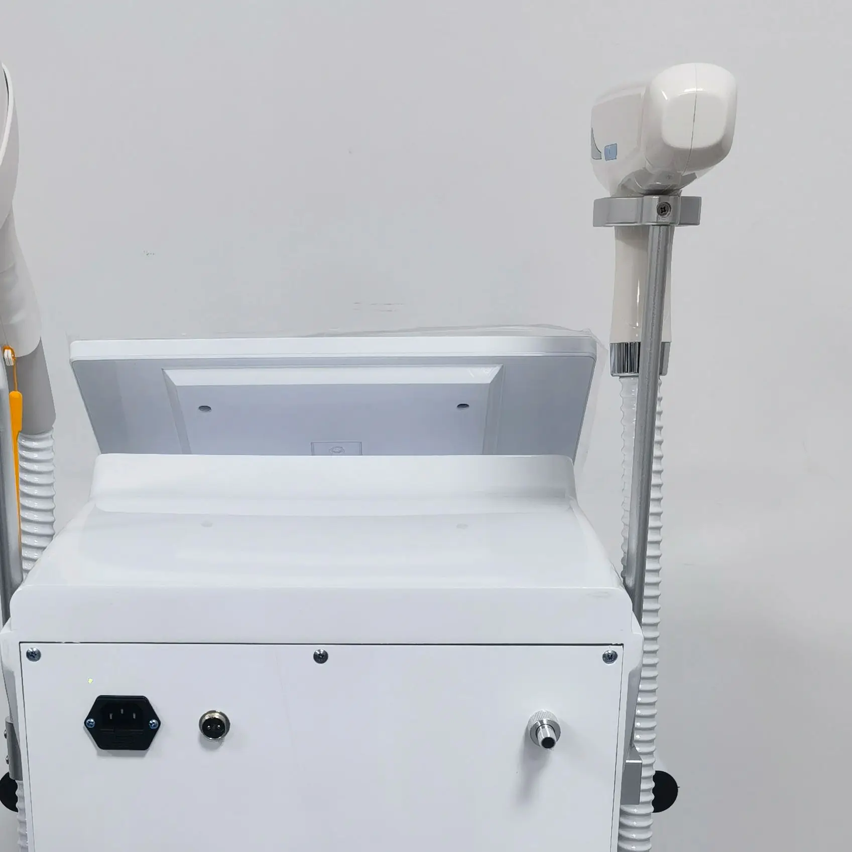 

2025 Professional Portable 4-Wavelength Diode Laser: 4000W Soprano Titanium Hair Removal Machine for Face, Body Skin Care
