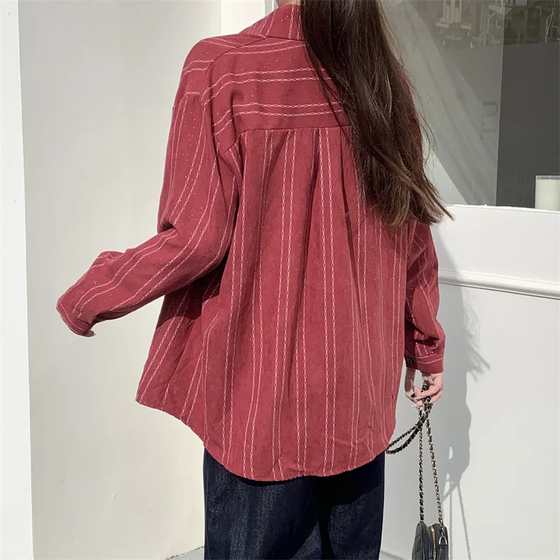 Jesienna koszula w paski w stylu vintage, damska, luźna bluzka z długim rękawem zapinana na guziki, damska, codzienna, uniwersalna bluzka z blokami kolorów.