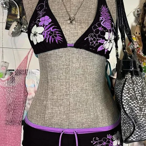 ملابس السباحة