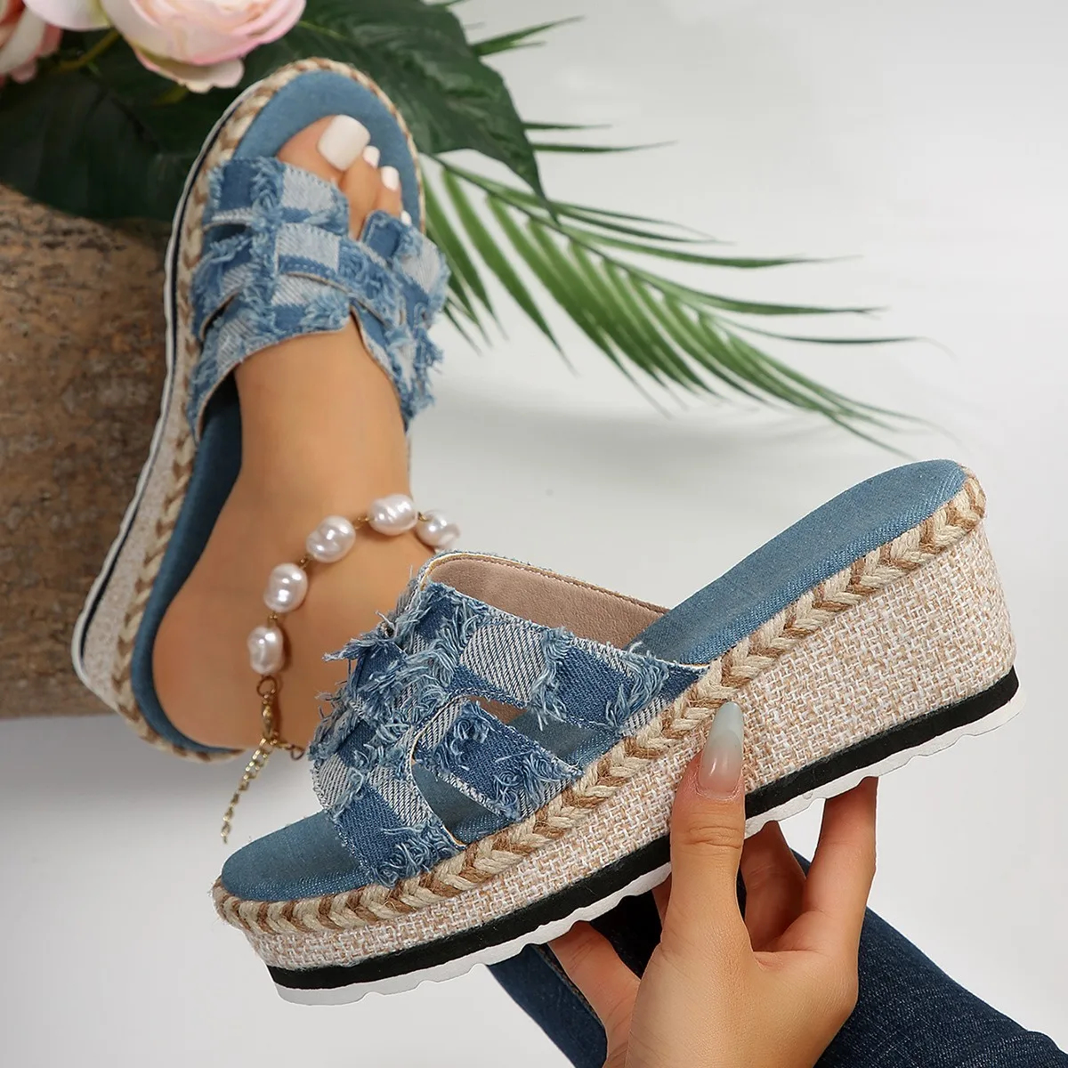 

New Style Woman Low Sandals Woman Leather Velvet Shoes Low-heeled Suede Rubber Fretwork Flock Basic Velvet Shoes Low Sandals