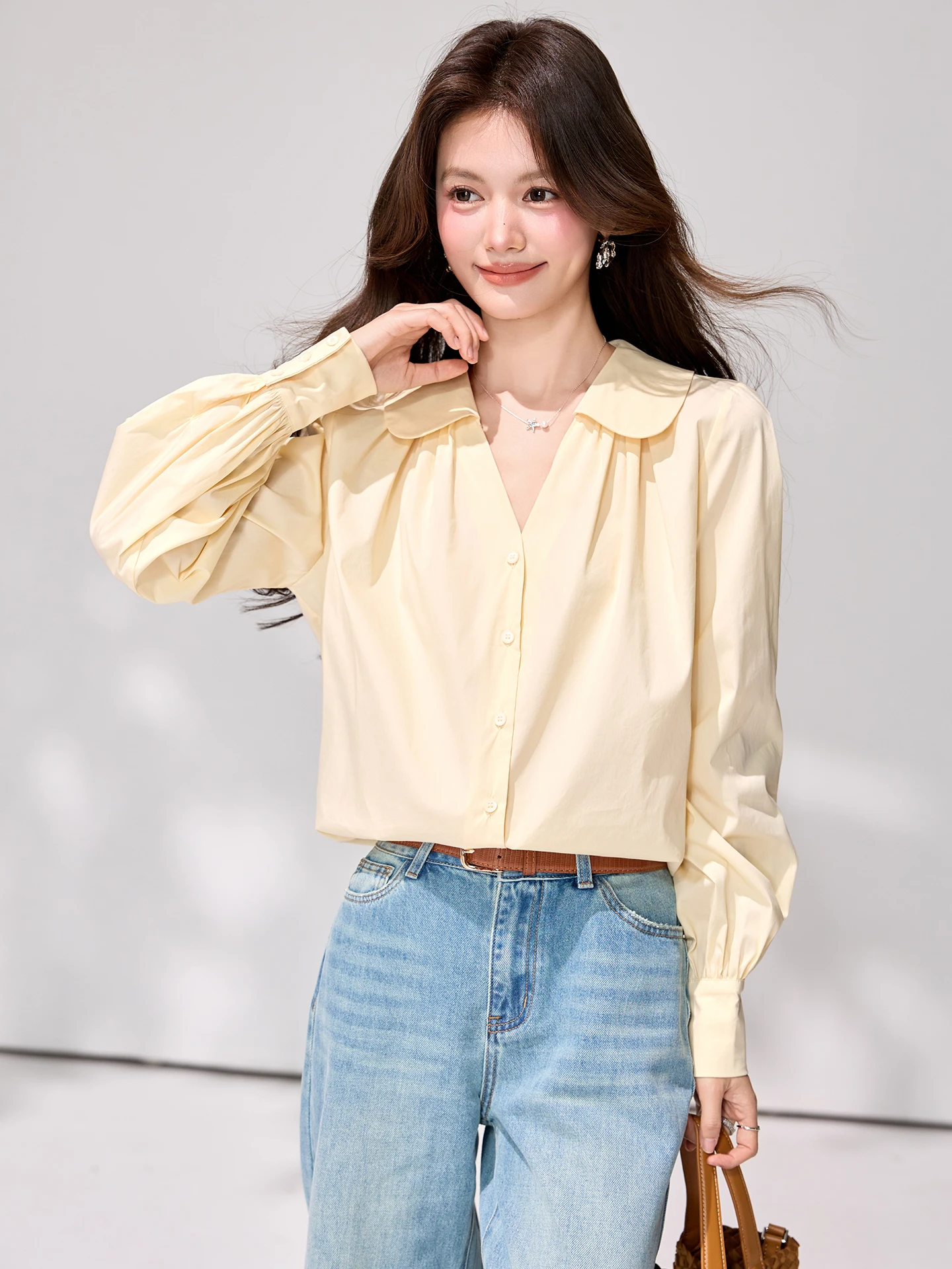 

Новая весенняя коллекция 2026: Французская блузка с V-образным вырезом и рукавами-фонариками, элегантная блузка с воротником-стойкой и длинными рукавами, универсальный женский топ