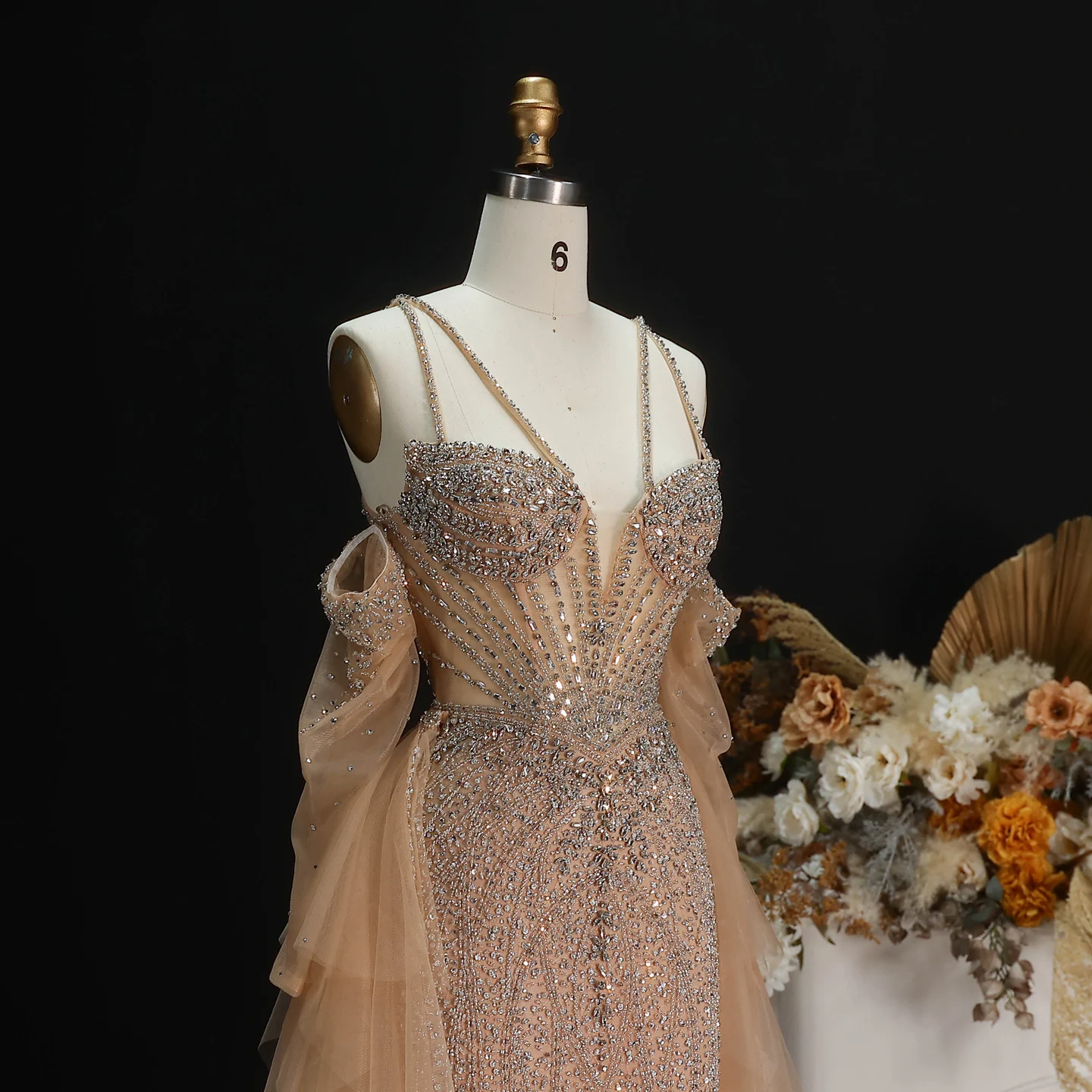 Sharon Said Dubai Grünes Abendkleid mit Spaghettiträgern, Perlen und Rüschenärmeln, formelles Ballkleid für Damen, SS123, maßgeschneidert – Detail 13