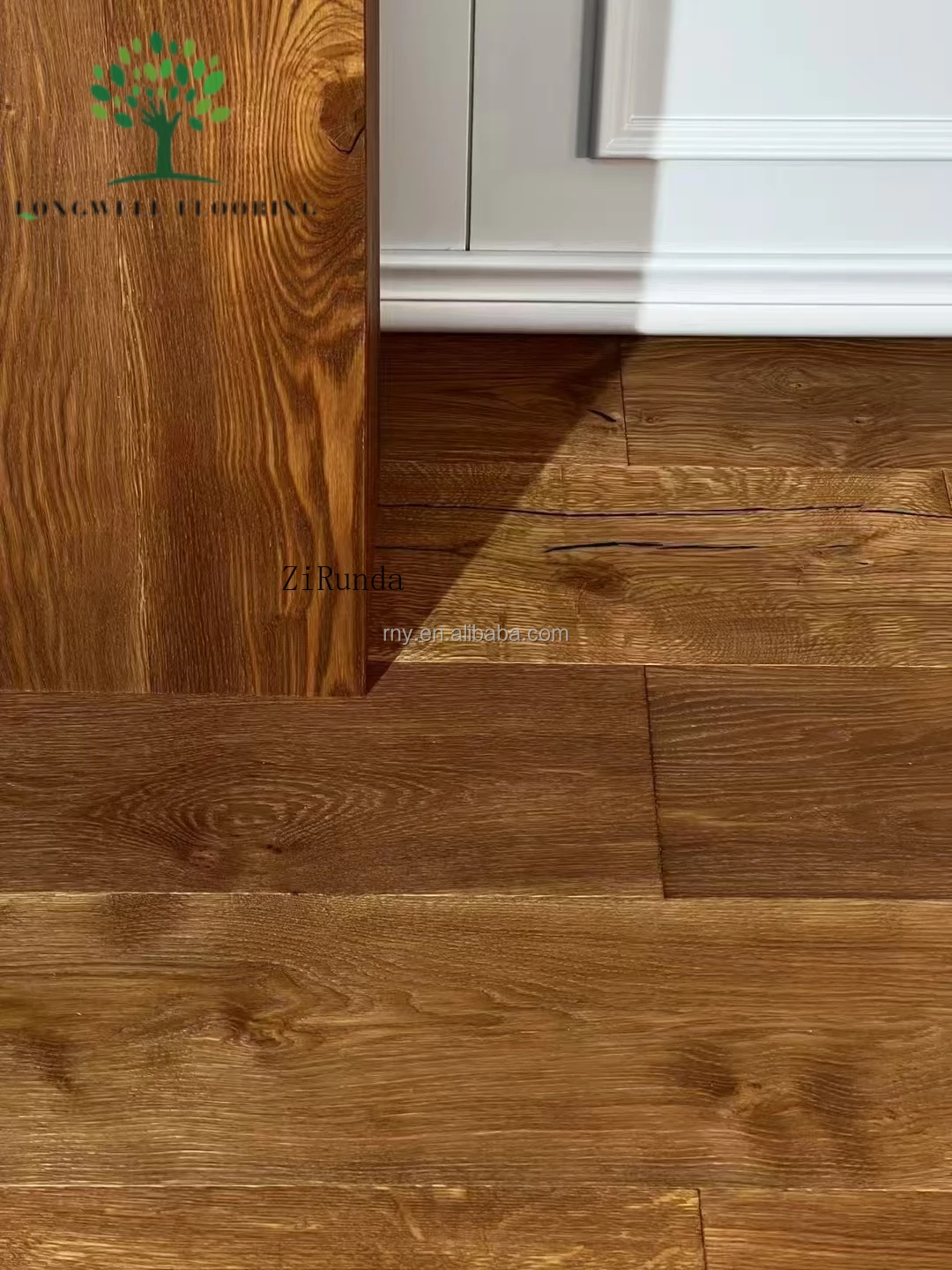 نسخة مخصصة من أرضيات خشب البلوط الصلبة ذات لوح عريض صديقة للبيئة للاستخدام المنزلي