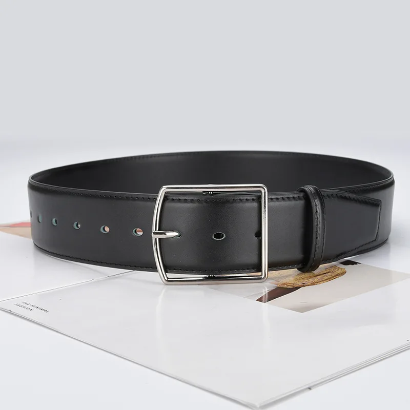 الفساتين النسائية الجديدة ذات الخصر الواسع المزخرفة بأحزمة واسعة وإكسسواراتها عصرية ومتعددة الاستخدامات