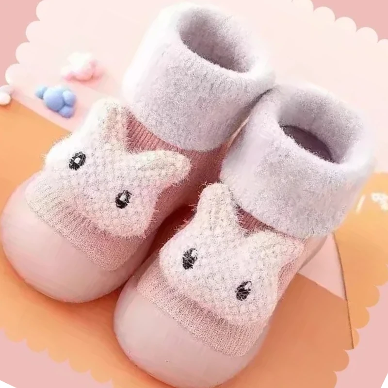 لطيف النمط الكلاسيكي عدم الانزلاق أحذية الأطفال الدافئة الشتاء رشاقته الكرتون طفل حذاء طفل صغير الجوارب للبنين والبنات الأحذية الكلمة