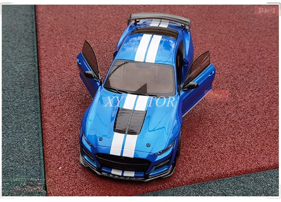 Solido 1/18 For Ford Shelby GT500 Fast Track Metal Diecast Model Car Blue/Red/White Toys Hobby Gift Collection Ornaments Display