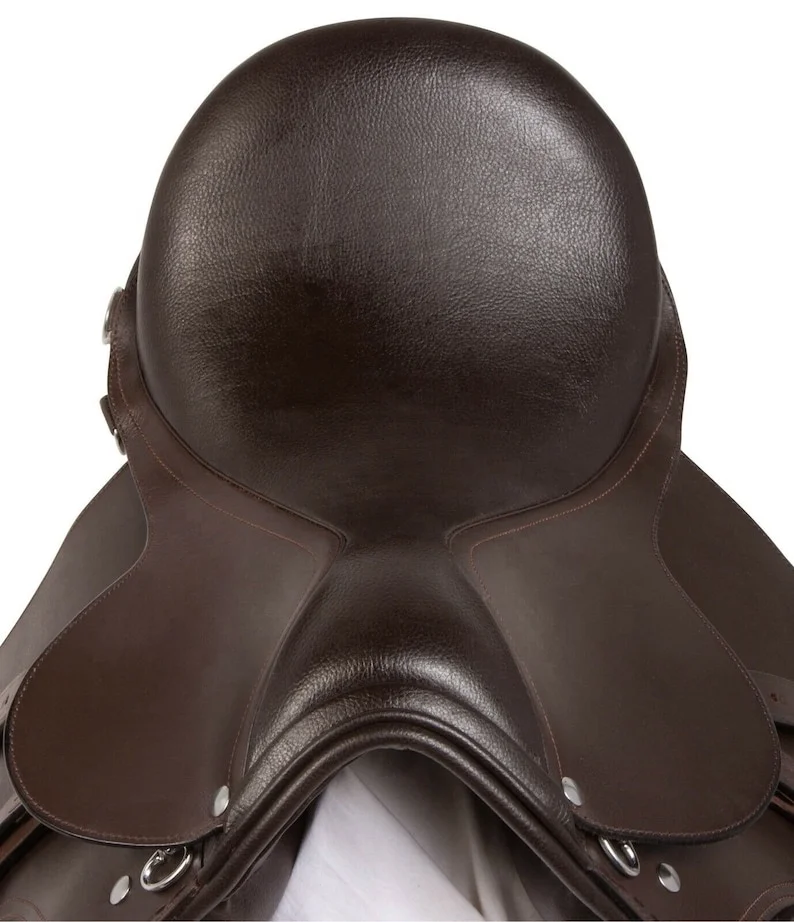 سرج جلدي عالي الجودة ناعم ومتين لجميع الأغراض لركوب الخيل، منتج أداء مستقر، أساسي للفروسية