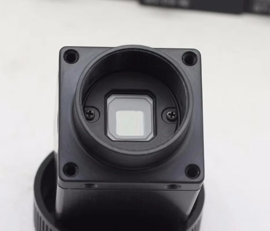 

Промышленная камера SMARTEK Vision GC2441MP б/у В хорошем состоянии