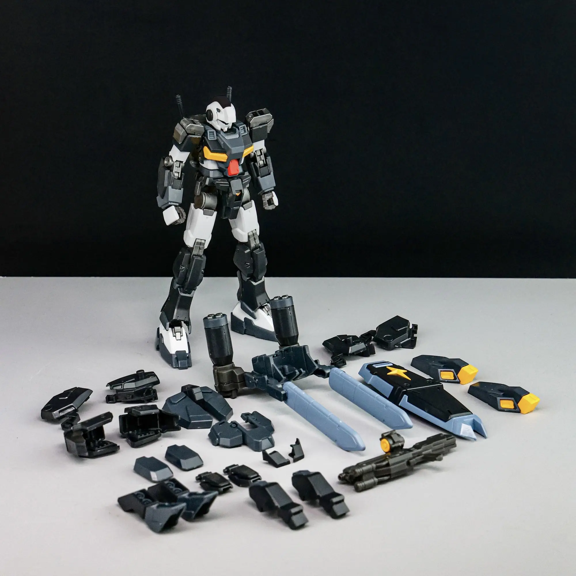 ZHANMO HG 1/144 RX-81ST القياسية درع أسود الجمعية عمل نموذج لجسم عدة لعبة بلاستيكية لهواة الجمعين والهواة