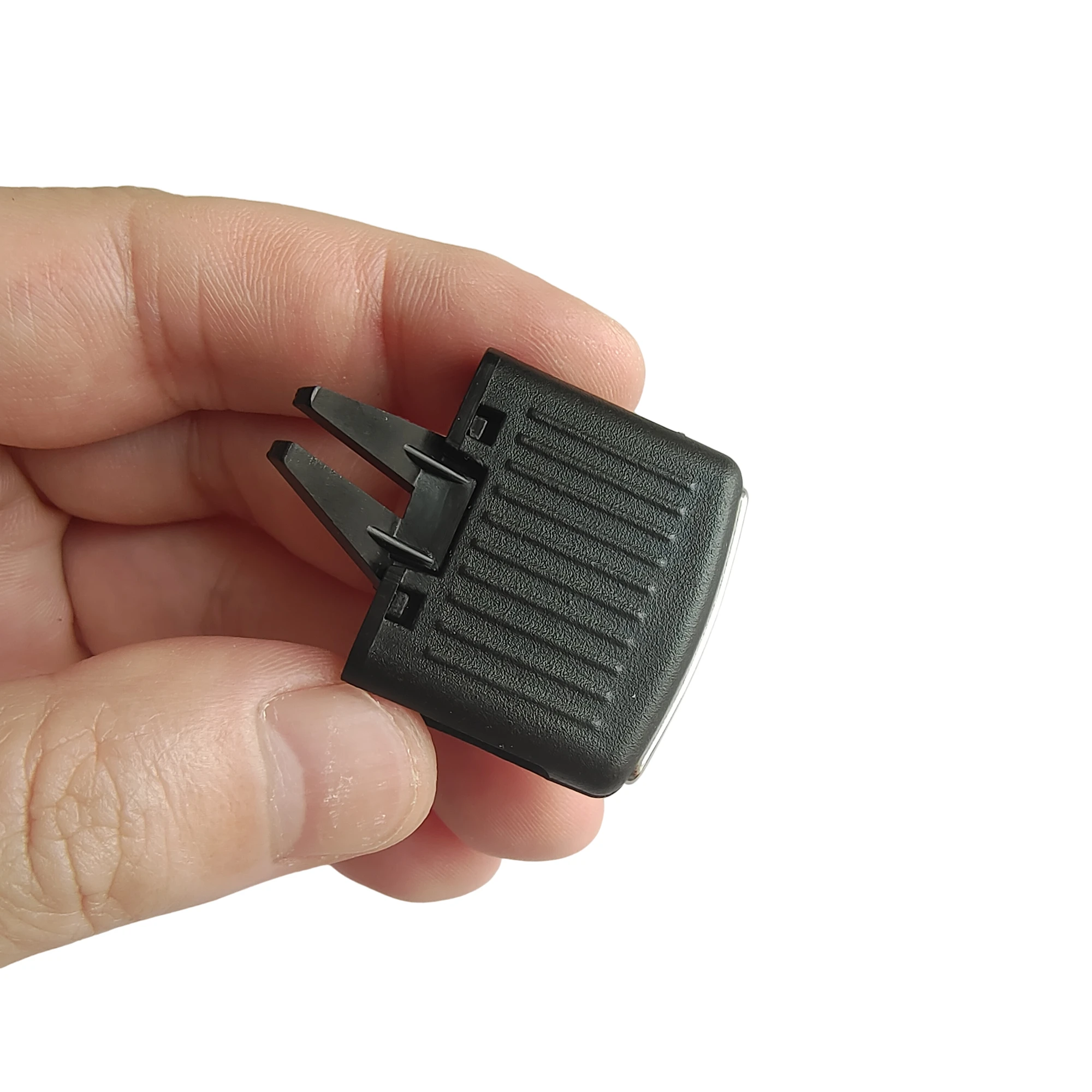 Рисунок 4 - автомобильная передняя и задняя приборная панель A/C