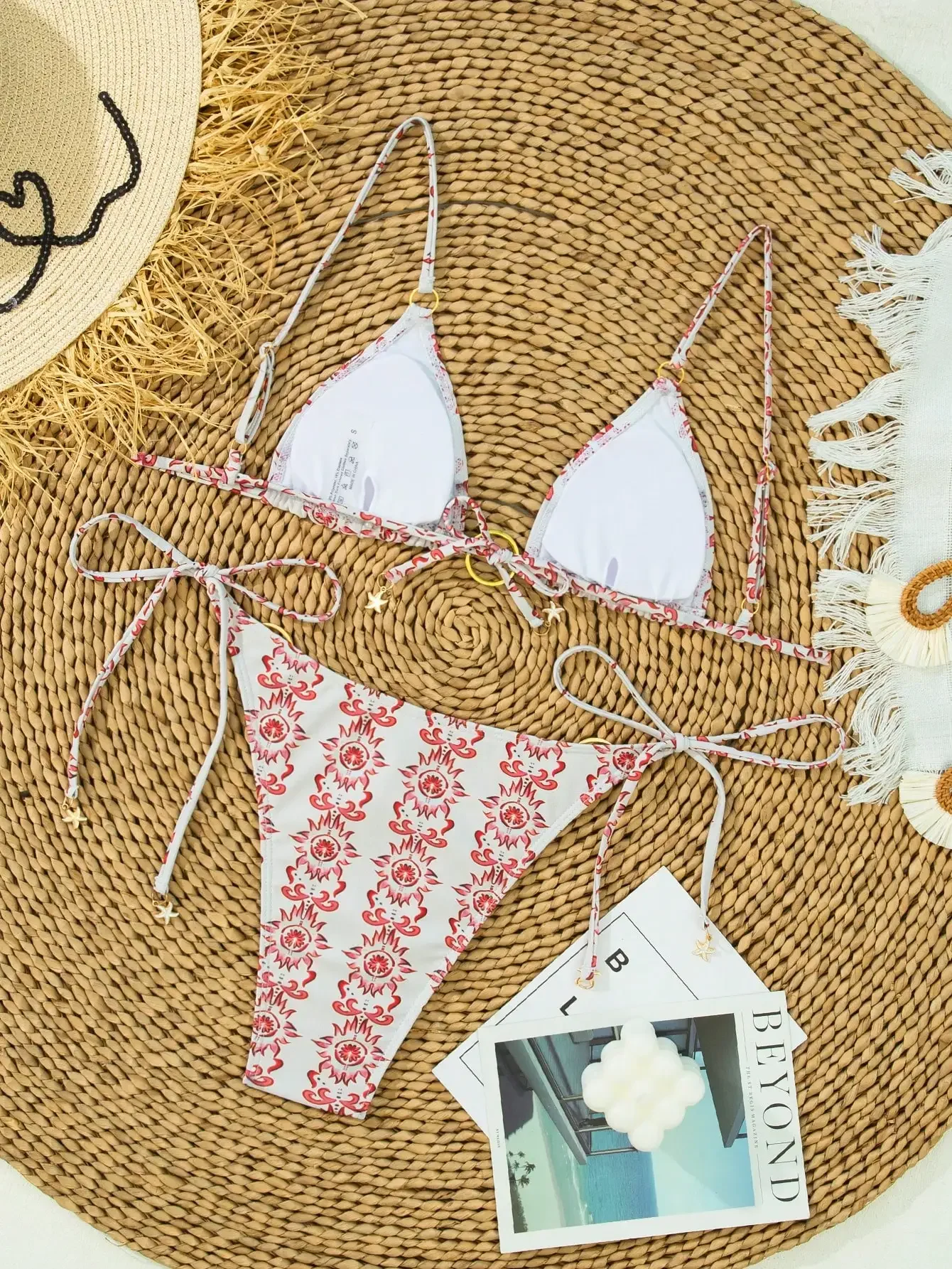 Costume da bagno caldo sexy bikini a forcella alta con scollo all'americana e design aperto sul retro