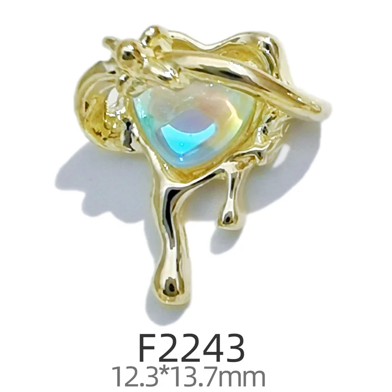 10 szt. Luksusowe zawieszki do paznokci 3D w kształcie serca - holograficzne wydrążone klejnoty ze stopu do manicure Couture