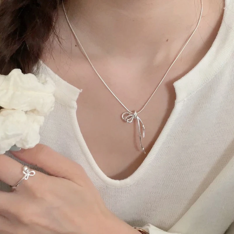 Minimalist Fashion Line Tied Bow Necklace Women Pendant Clavicle Chain For Wedding Party Female Gifts Luxury Jewelry Versatile