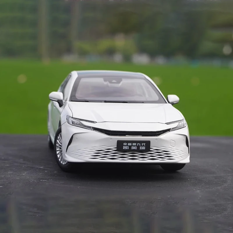 

Diecast 1:18 Scale Ninth Generation CAMRY 2024 Alloy Car Model Finished Product Simulation Toy Gift Static Model Display