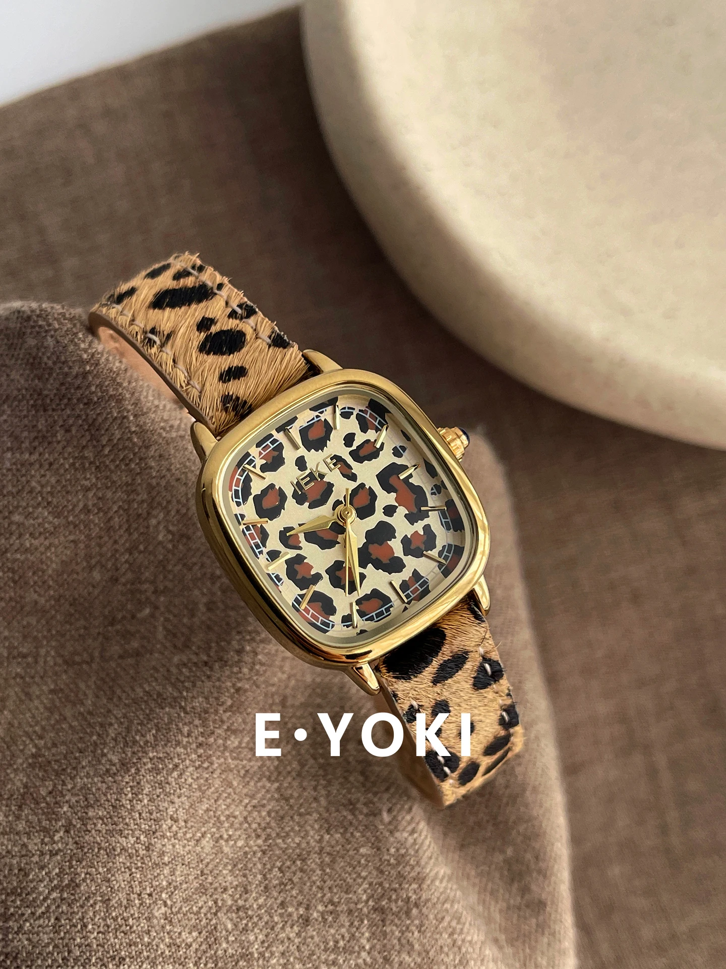 

Exquisite Women'S Wristwatch With Leather DialStylish Quartz Watch For WomenElegant And Sophisticated, A Perfect Gift For Women.