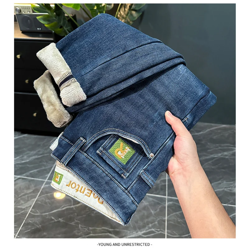 Celana jeans tebal musim dingin pria, model high-end trendi dengan bordir dan motif, kasual slim fit, tahan dingin, hangat, potongan kecil.