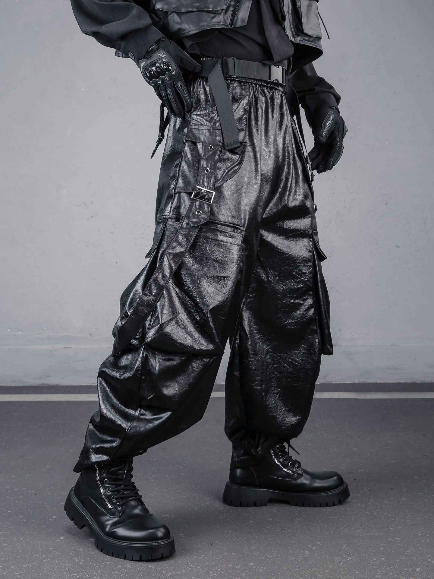 Dark Style Loose Fit Harlan Workwear Pants PU Leather Casual Trousers with Big Pockets And Matte Finish Small Pattern