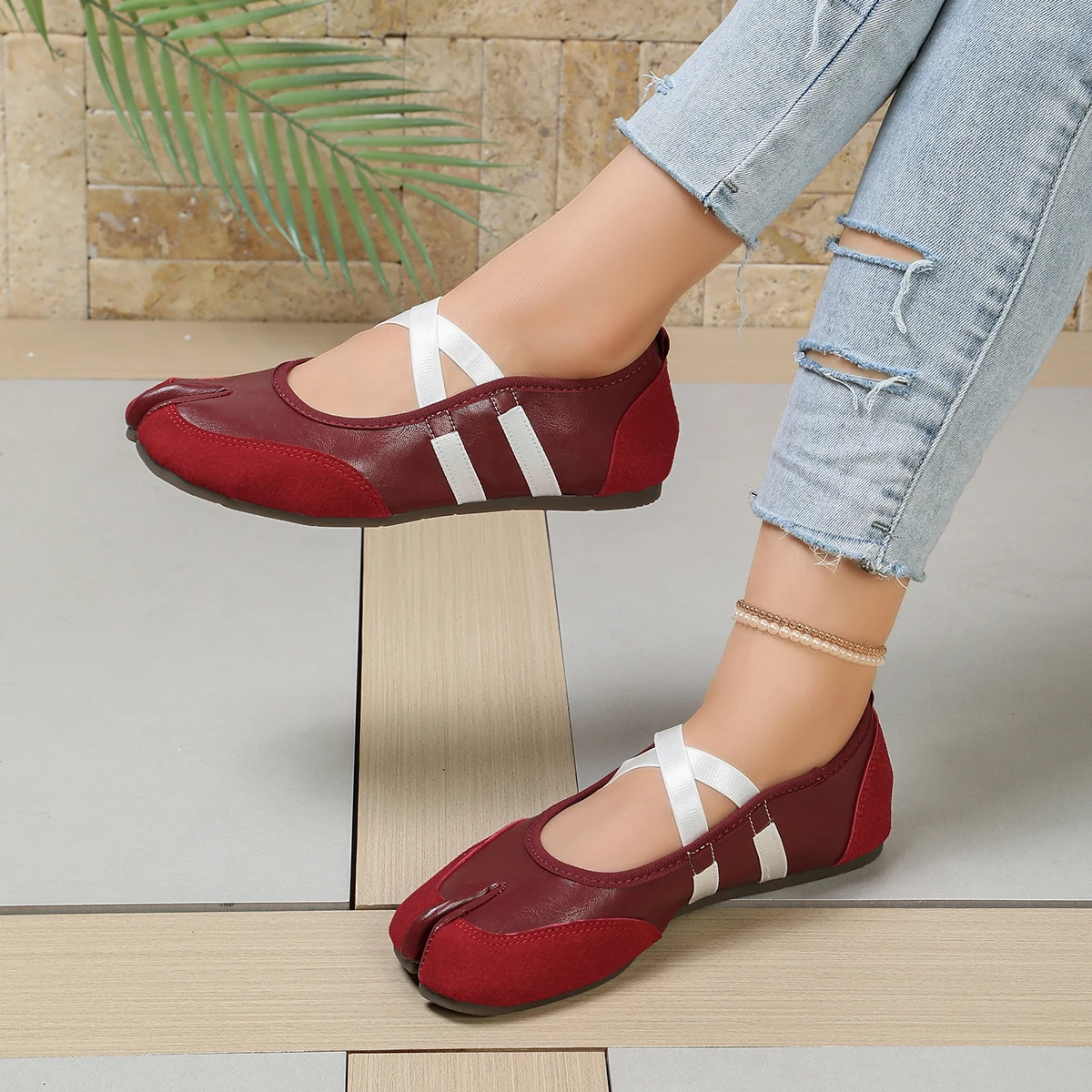 Flache Schuhe mit Kreuzriemen für Damen, lässiges Modedesign, Mary Jane Schuh, Slip-on, geteilte Zehenpartie, Ballett-Trainer, Sommer 2026, elegant, neu – Detail 7