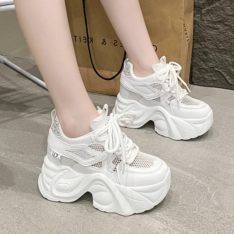 البوب 10 سنتيمتر جديد بلينغ أحذية رياضية مكتنزة الربيع أحذية مفلكنة غير رسمية 2025 امرأة عالية منصة تنفس شبكة أحذية رياضية الإناث أبي S