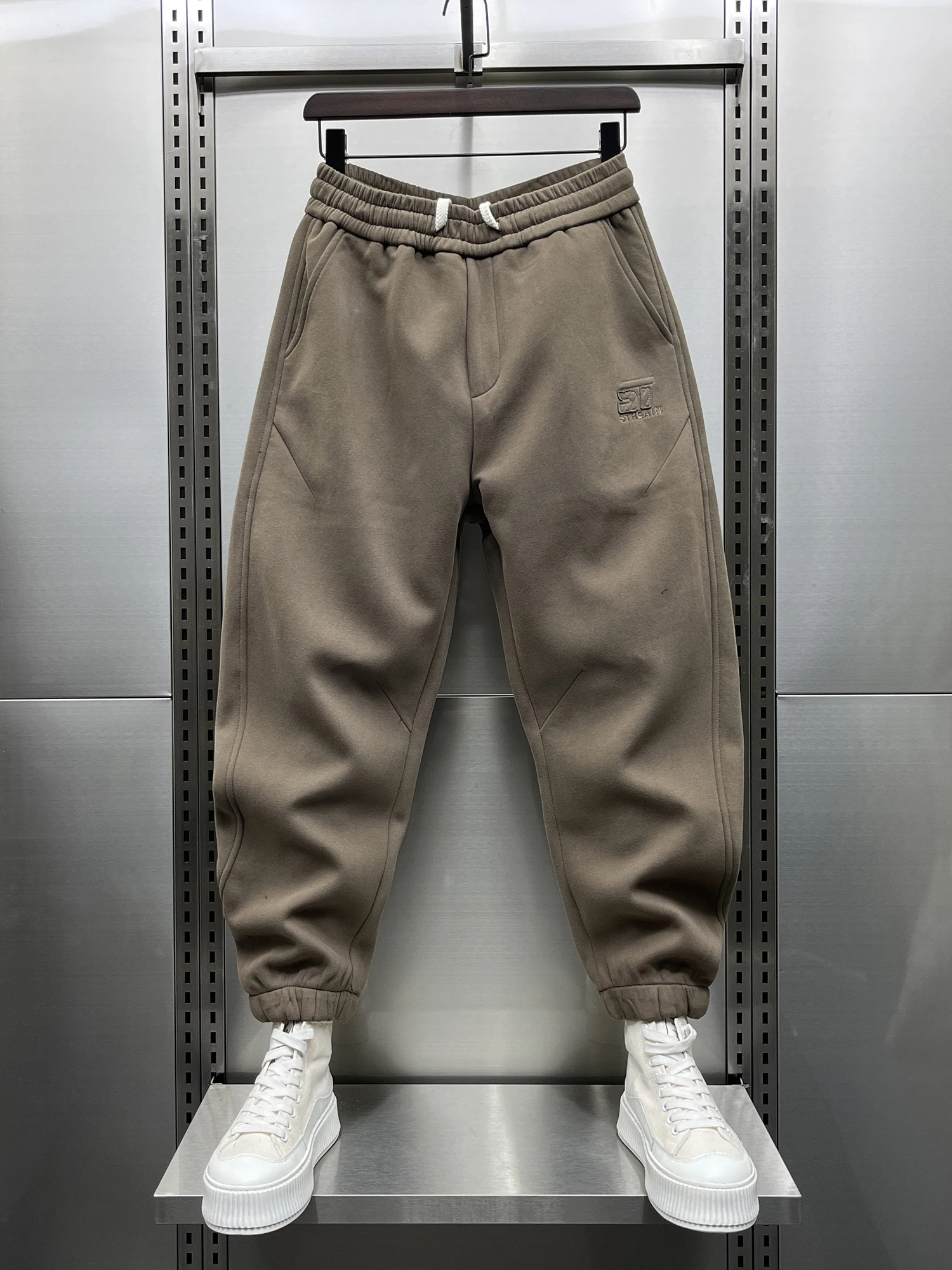 

Fashionable Casual Pants for Men Loose Wide Leg Autumn Style Elastic Waistband Youthful Vitality Stitching Design Trendy Spor...