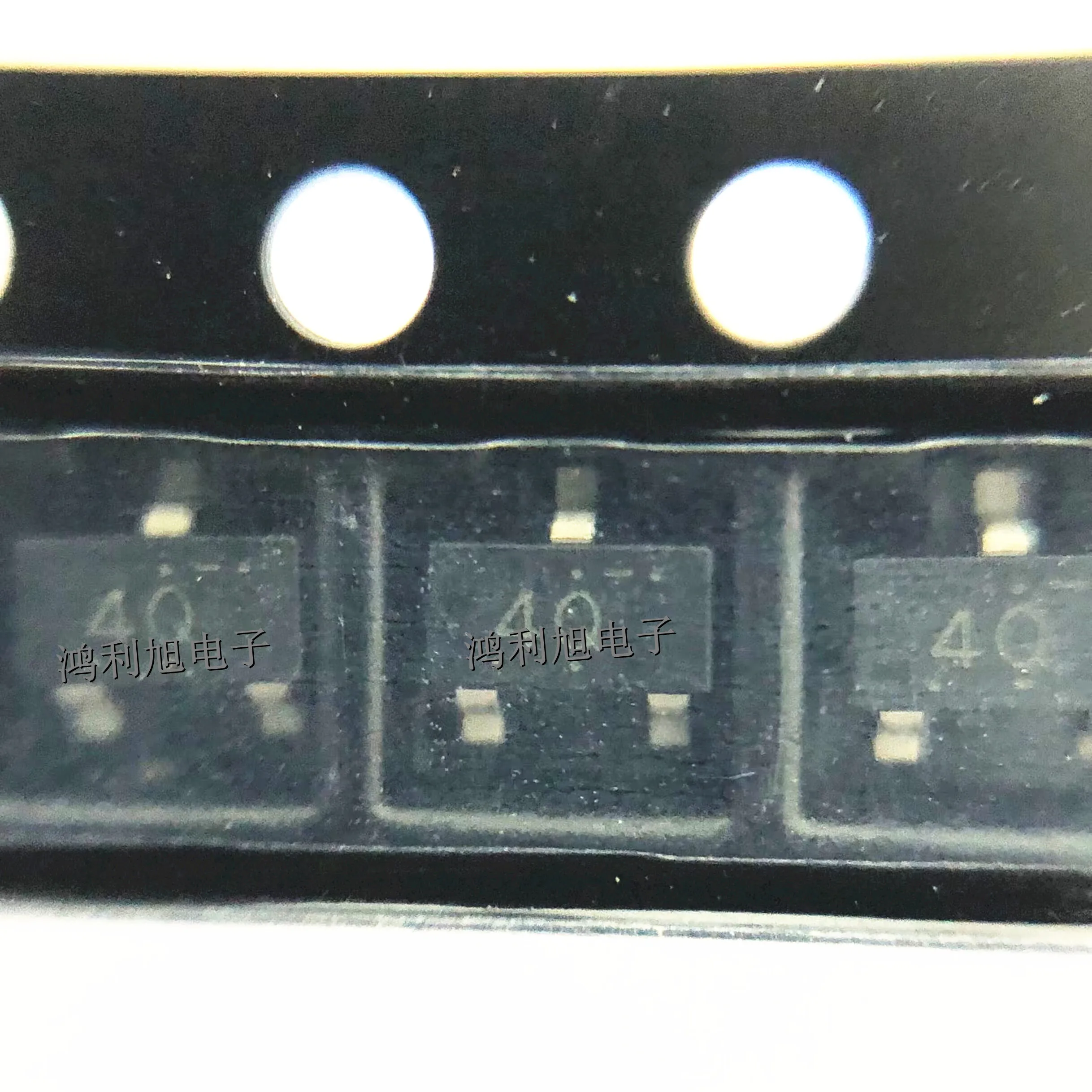 10PCS/Lot DB3X313F0L MARKING: 4Q SOT-23 Schottky diodes and rectifiers are brand new and original in stock