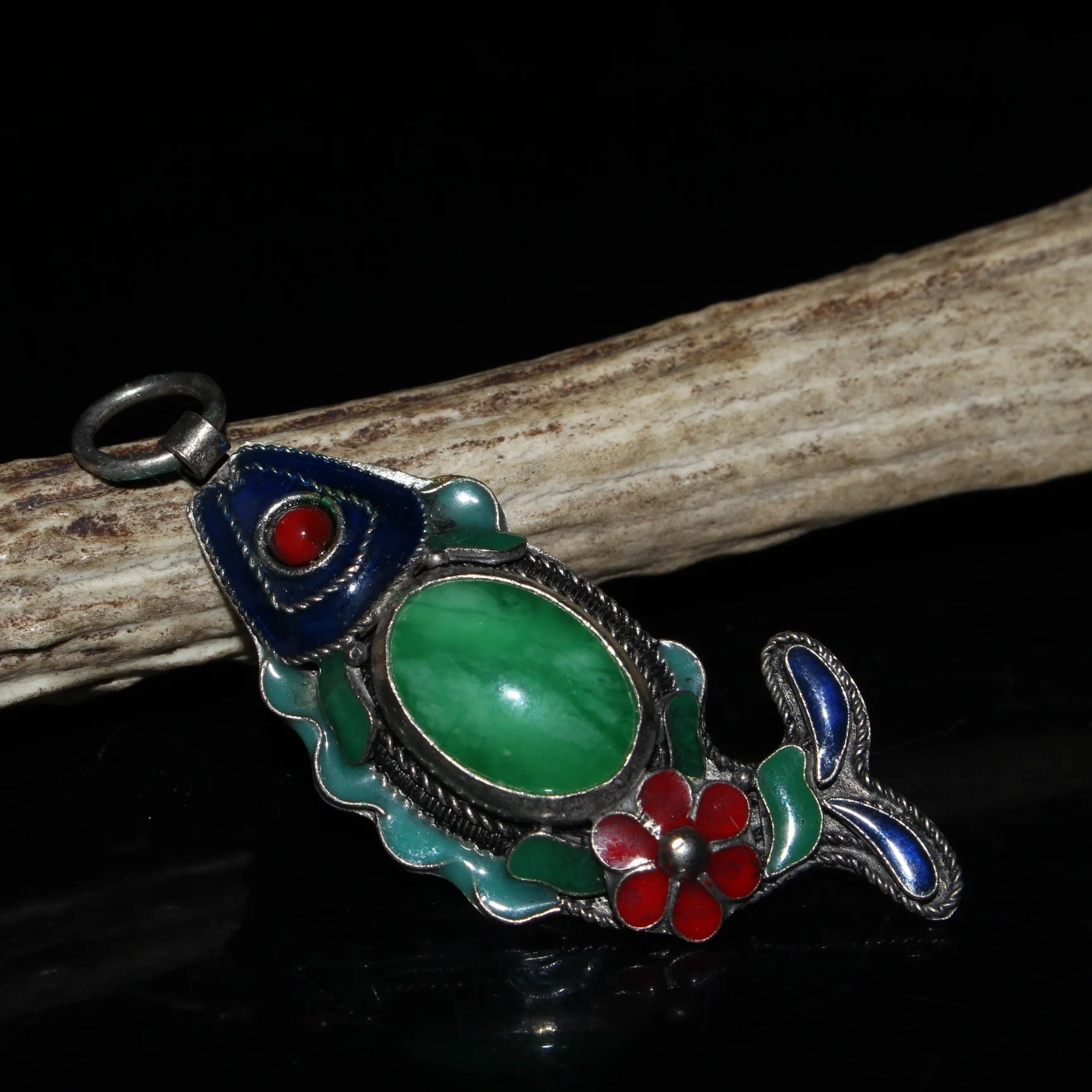 Chinese Old Tibetan Silver Inlaid Green Jade Fish Cloisonne Shape Pendant