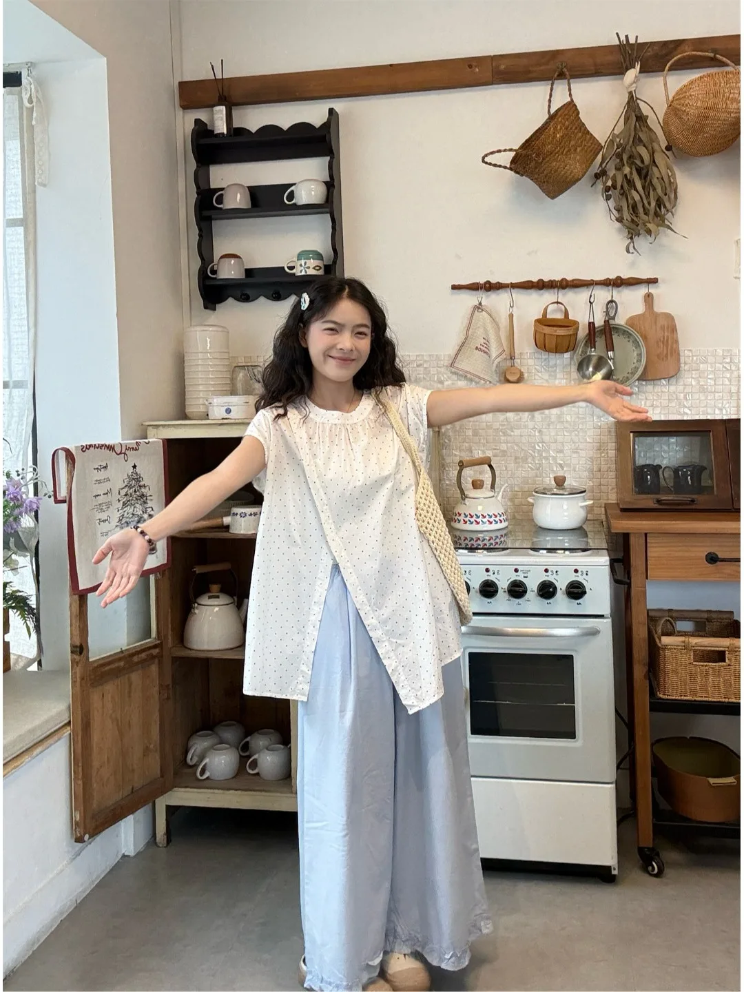 

Retro Color Block Polka Dot Women's Shirt Spring 2026 Casual Loose Split Design Sense Top Korean Style round Neck Short Sleeve
