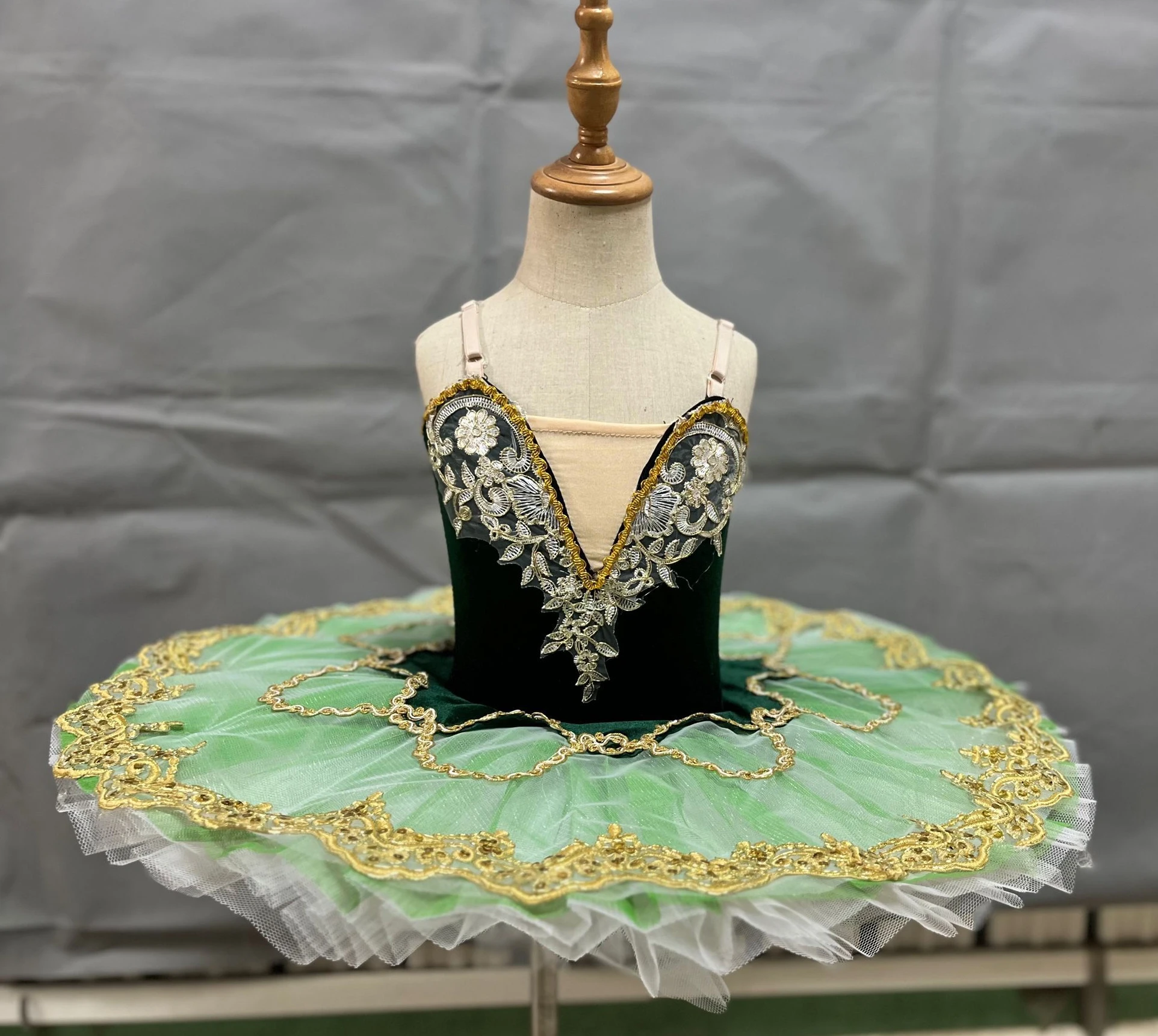 Children Professional Ballet Dress Green Ballet Tutus Swan Lake Ballet Tutu Kids Costume Ballet Sleeping Beauty Performance Wear