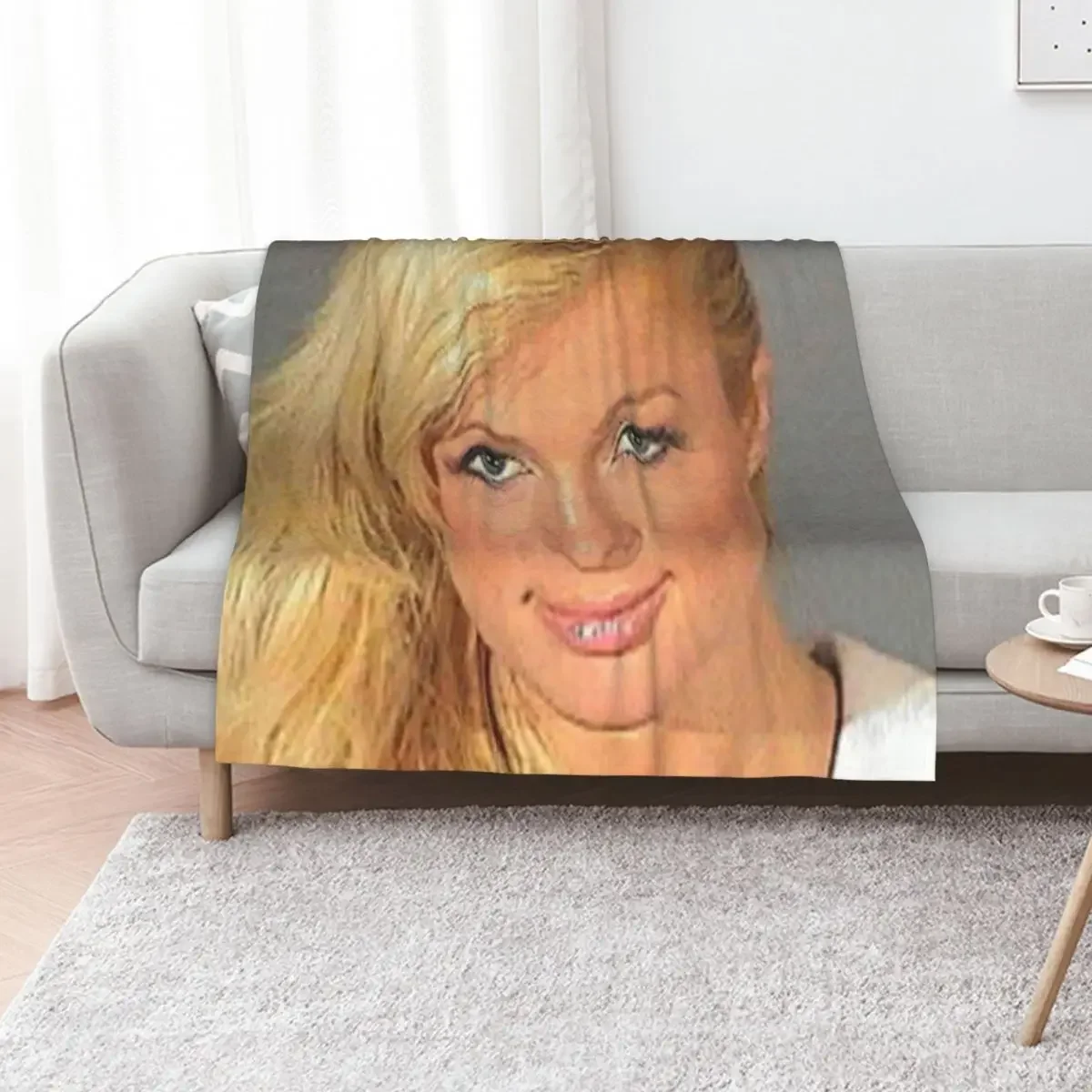 

Paris Hilton's 2007 Mugshot Throw Blanket Thins halloween Blankets For Bed Blankets For Sofas Blankets