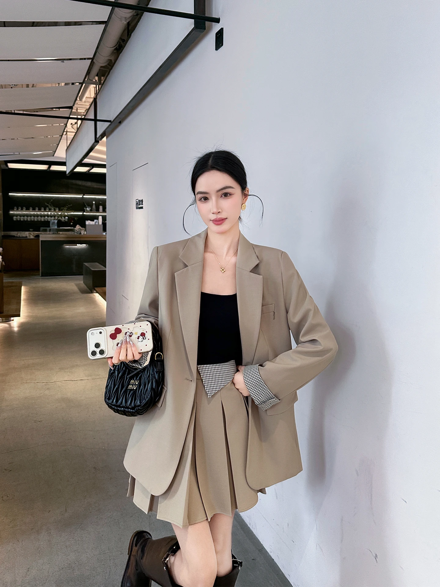 

Костюм Binguo цвета хаки: элегантный пиджак и плиссированная юбка, комплект из двух предметов для женщин, модный стиль, весенняя коллекция.