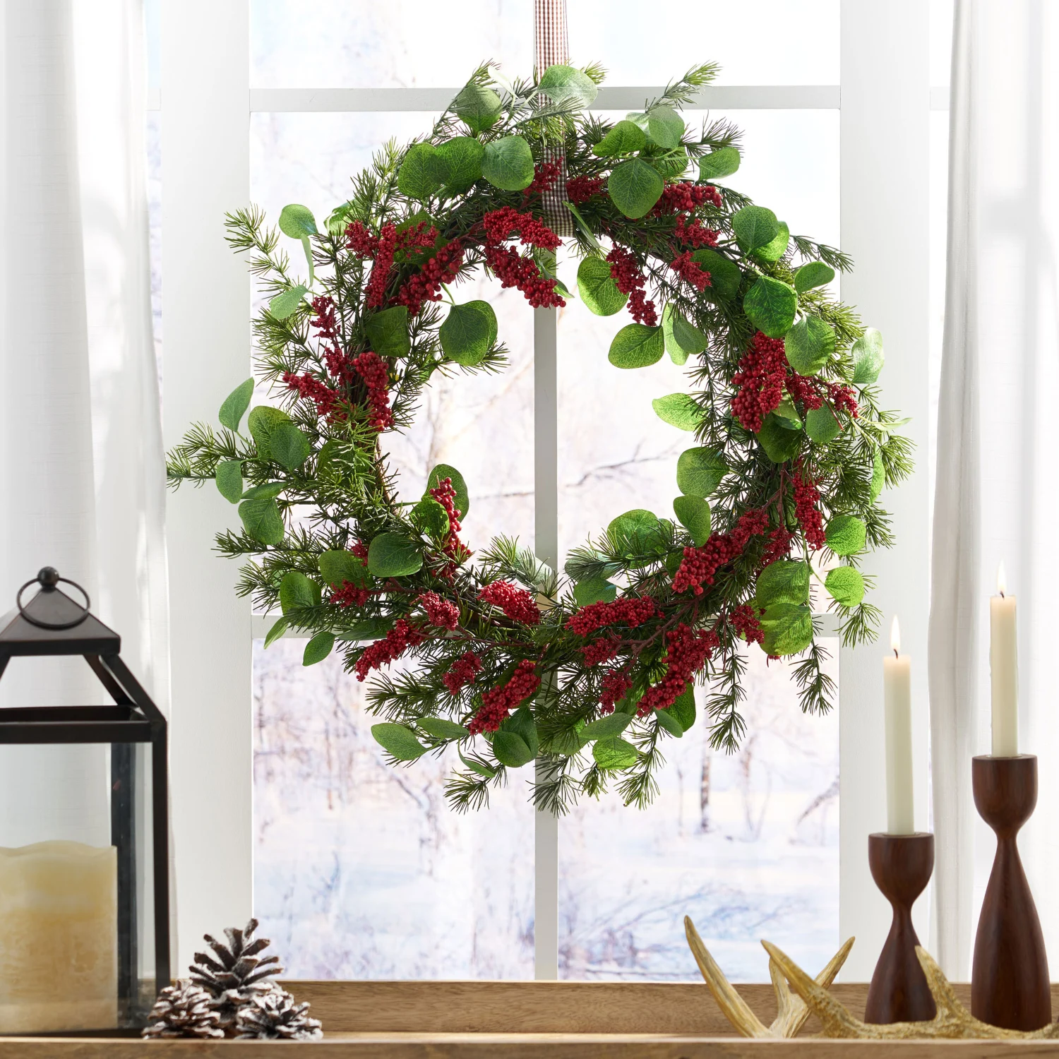 

25.5" LEAVES/BERRY WREATH