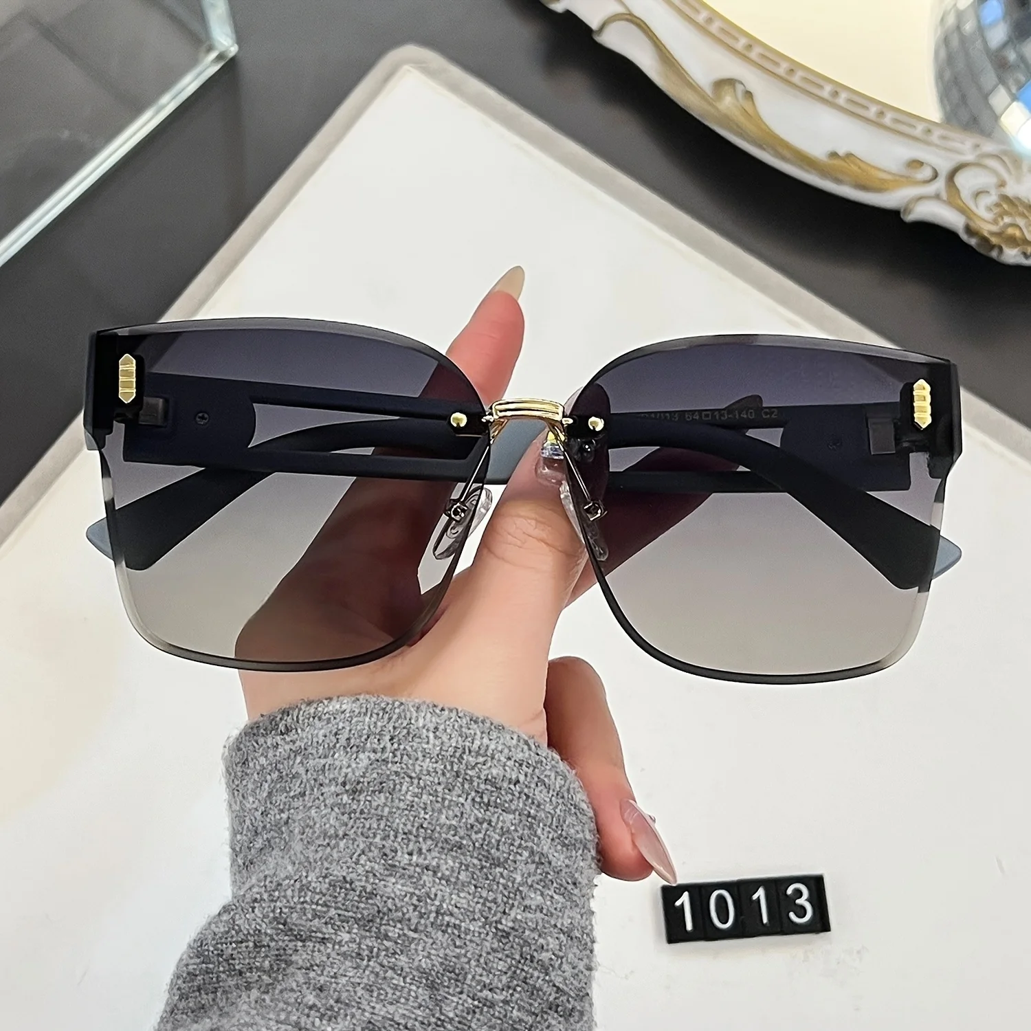 Unisex animation theme square rice nail frame glasses - trimmed, fashionable and casual sports style, suitable for daily wear and party occasions