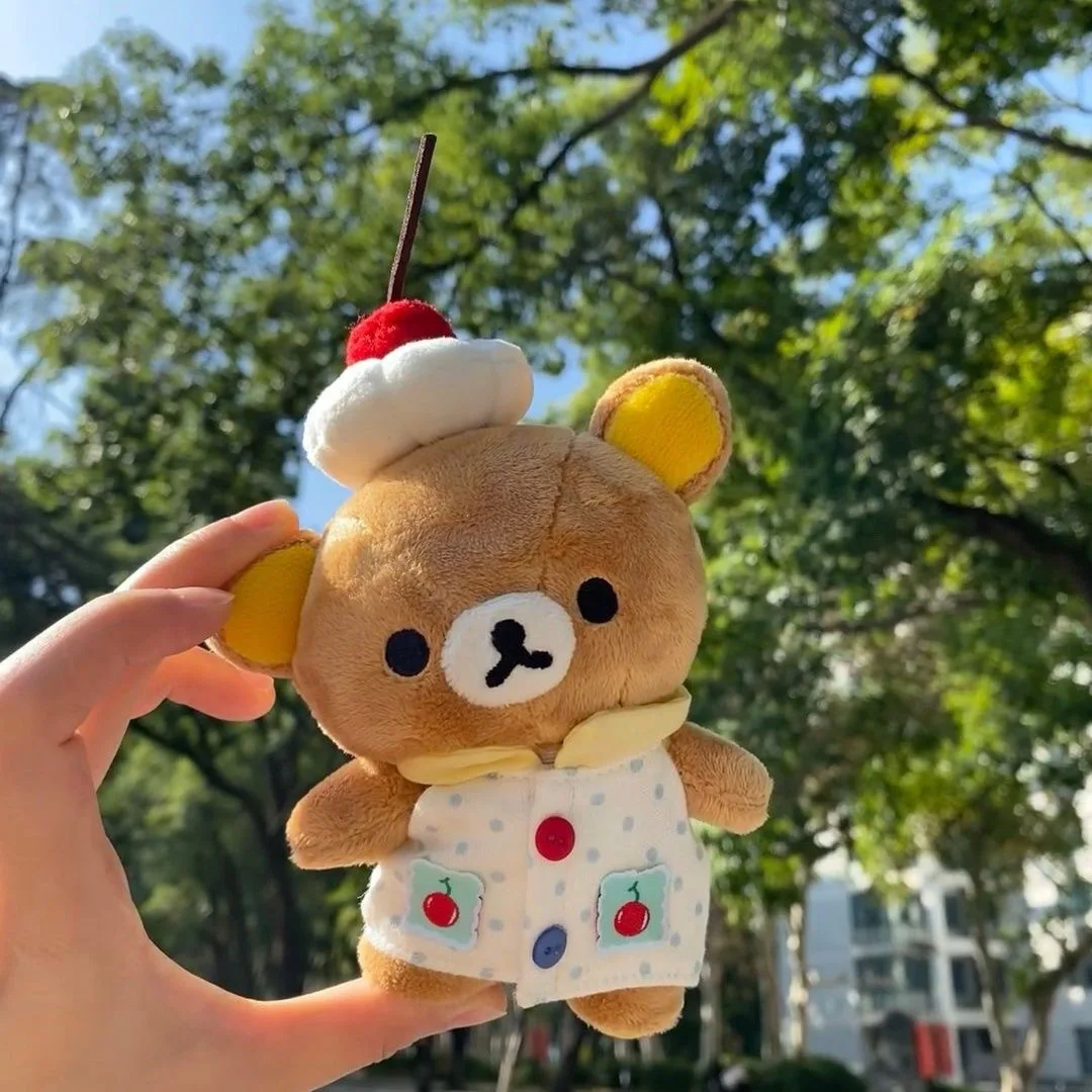 Urso Rilakkuma Fofo da Série Gerente de Loja, Pingente DIY para Mochila, Chaveiro Requintado, Decoração para Carro, Brinquedos e Presentes Periféricos