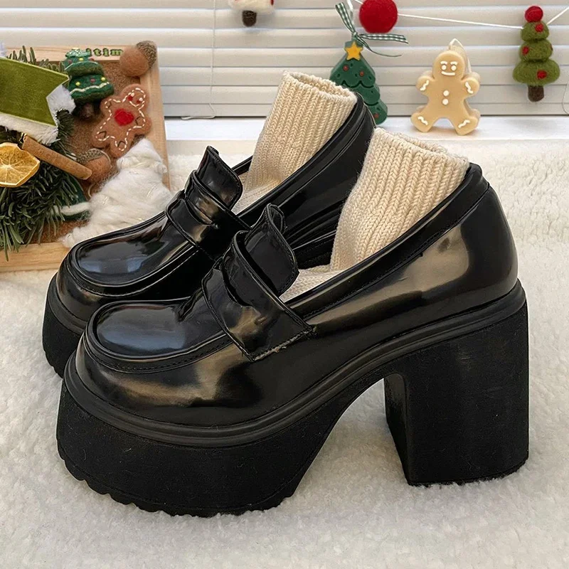 Retro Le Fu Schuhe 2026 Neu Dickbesohlte High Heels Täglicher Luxus Damen Einfarbige Temperamentvolle Mary Jane Schuhe mit passenden Accessoires